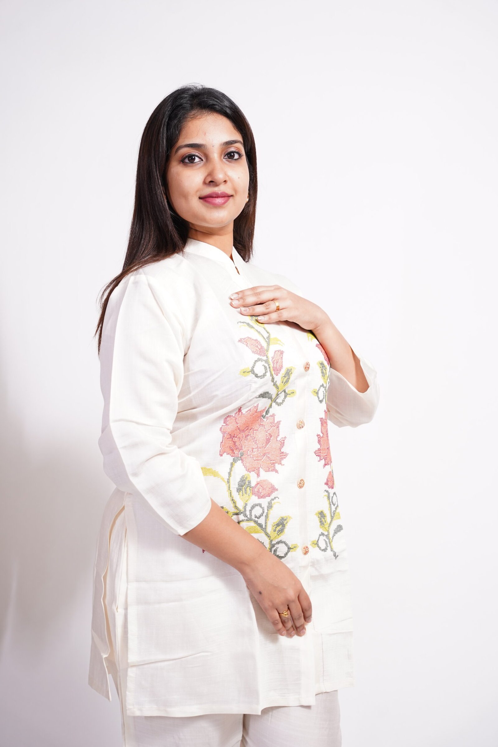 elegant white kurti full hand set